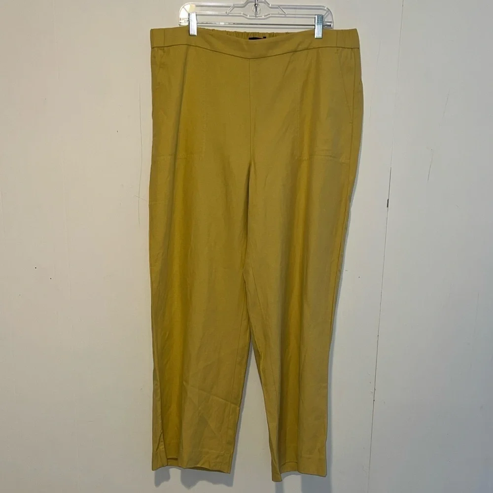 NWT Banana Republic Women’s Yellow Chinos I14